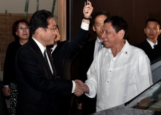 161025_岸田外務大臣のドゥテルテ・フィリピン大統領との夕食会