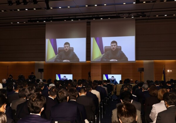 ゼレンスキー・ウクライナ大統領による国会演説